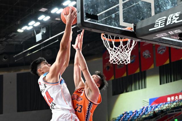 华体会官方网站下载-出色表现令李春江点赞 新疆用大胜奠定新赛季基调